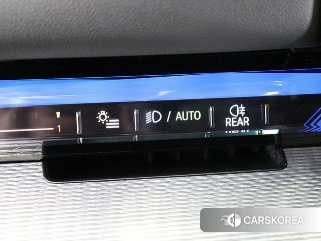 BMW 5 Series (G60) 2025 Белый из Кореи, фото 6