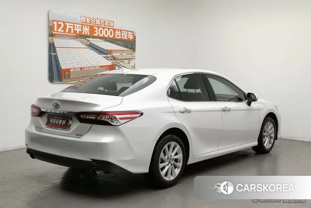 Toyota Camry 2023 Белый из Китая, фото 6