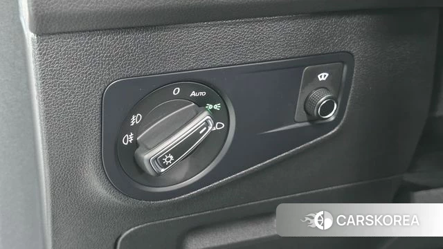 Volkswagen Tiguan second Generation 2020 Белый из Кореи, фото 6