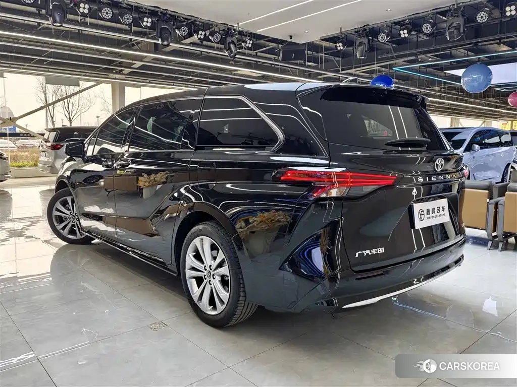 Toyota Sienna 2024 Черный из Китая, фото 6