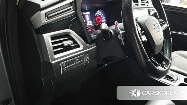 Ssangyong Beautiful Korando 2019 Серебристо-серый из Кореи, фото 6