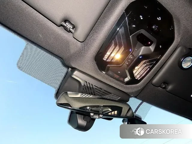 BMW 5 Series (G60) 2024 Белый из Кореи, фото 6