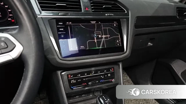 Volkswagen Tiguan second Generation 2022 Белый из Кореи, фото 6