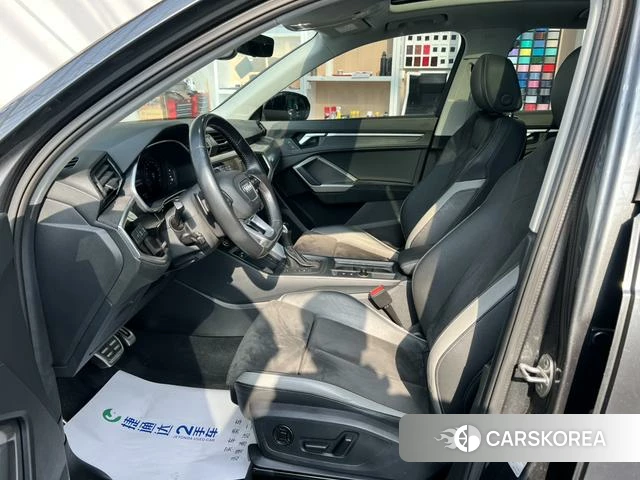 Audi Q3 2021 Темно-серый из Китая, фото 6