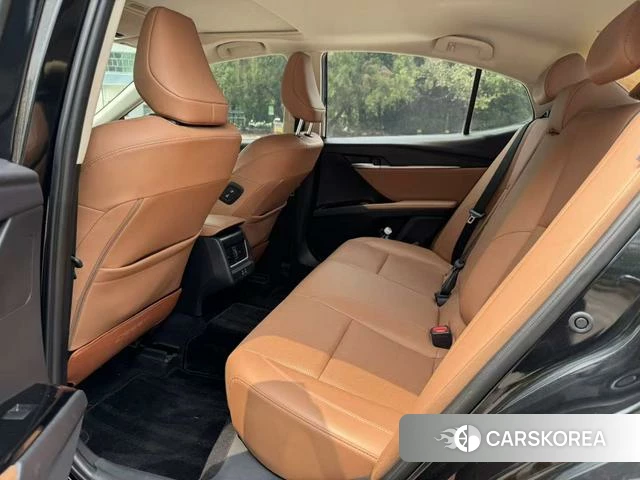 Toyota Camry 2024 Черный из Китая, фото 6