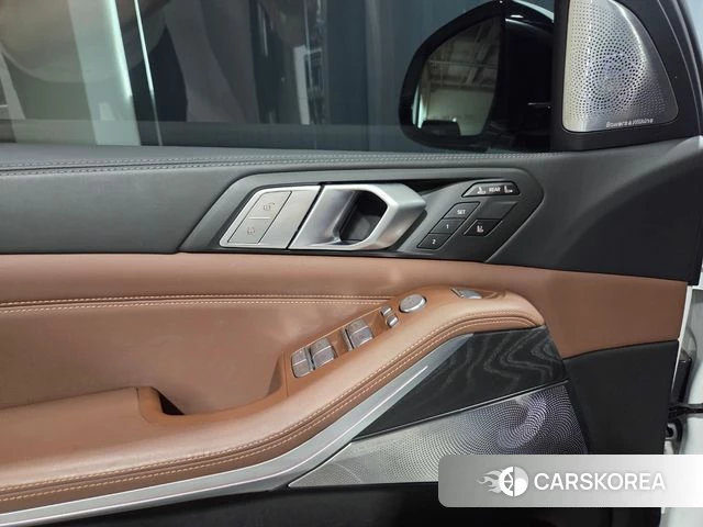 BMW X7 (G07) 2021 Белый из Кореи, фото 6