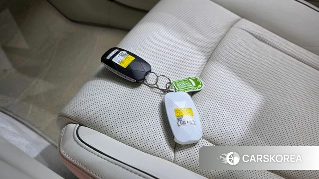 Genesis G90 (RS4) 2023 Серебристо-серый из Кореи, фото 6