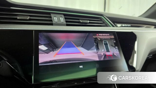 Audi e-Tron 2023 Серый из Кореи, фото 6