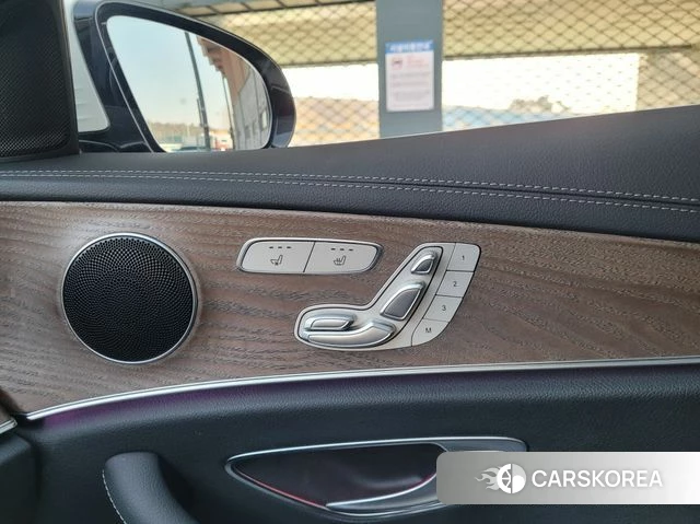 Mercedes-Benz E-Class W213 2022 Белый из Кореи, фото 6