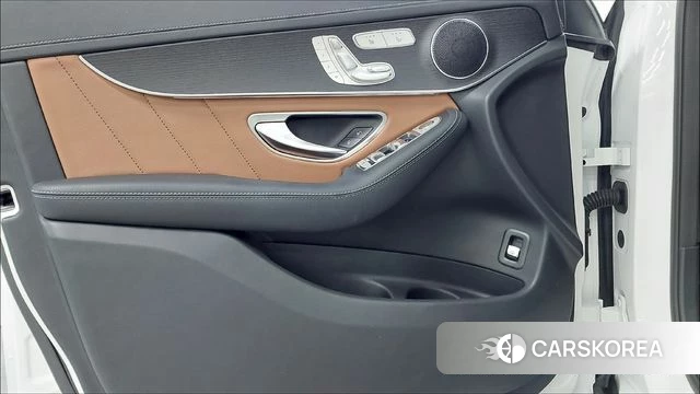 Mercedes-Benz GLC-Class X253 2023 Белый из Кореи, фото 6