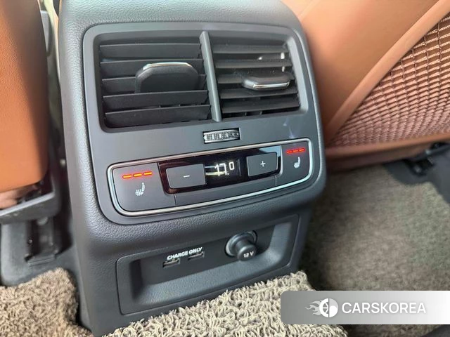 Audi A4 (B9) 2023 Серый из Кореи, фото 6