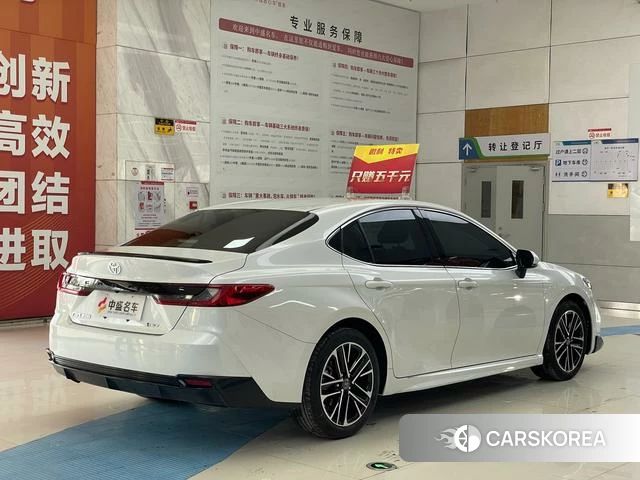 Toyota Camry 2025 Белый из Китая, фото 6