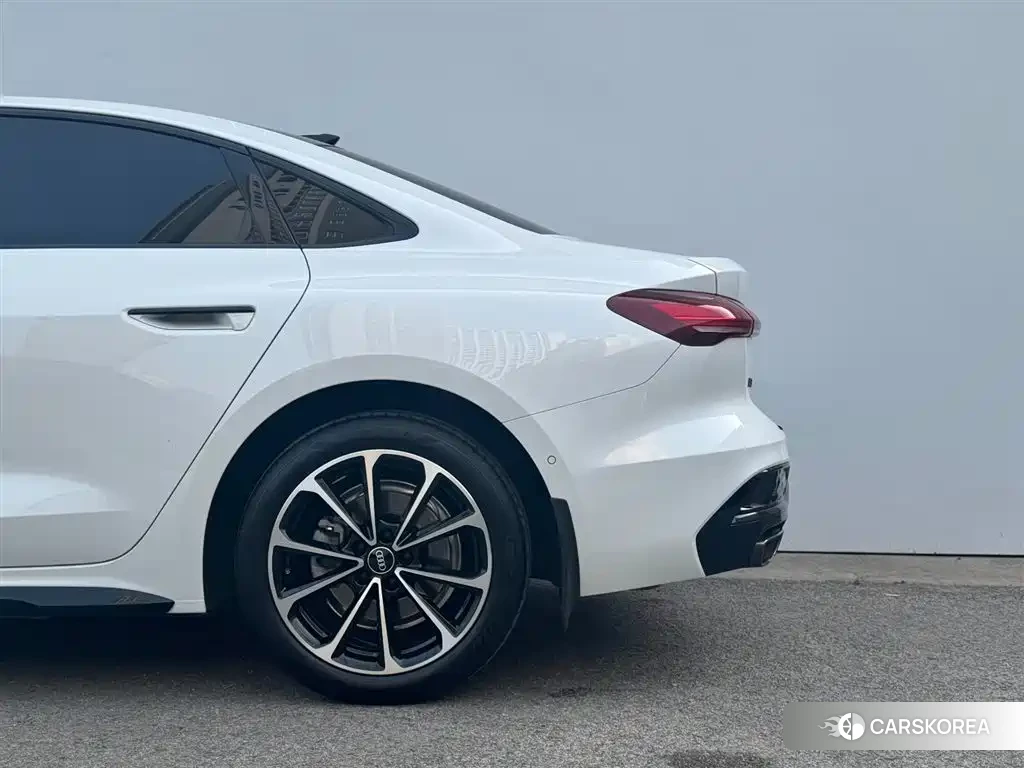 Audi A5L 2025 Белый из Китая, фото 6
