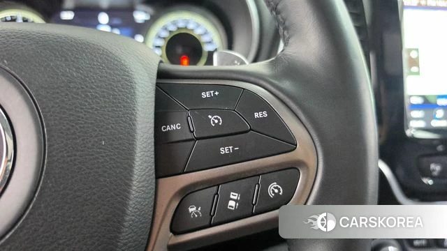 Jeep Cherokee (KL) 2021 Серебристо-серый из Кореи, фото 6