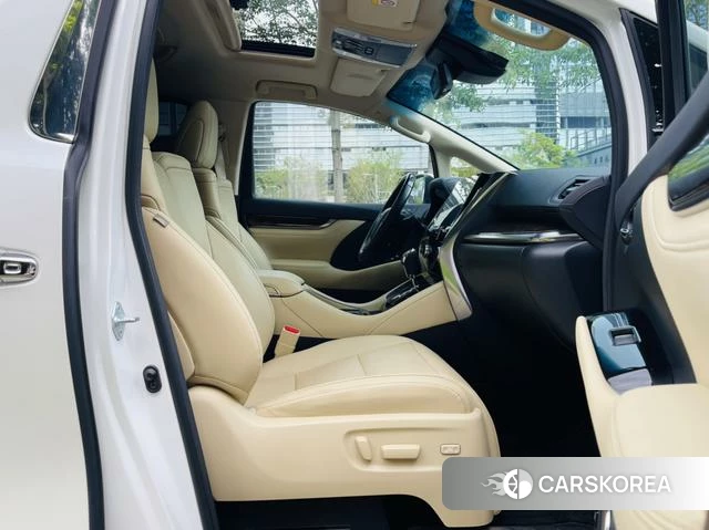 Toyota Elfa 2022 Белый из Китая, фото 6