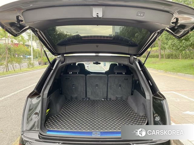 Audi SQ7 2025 Черный из Китая, фото 6