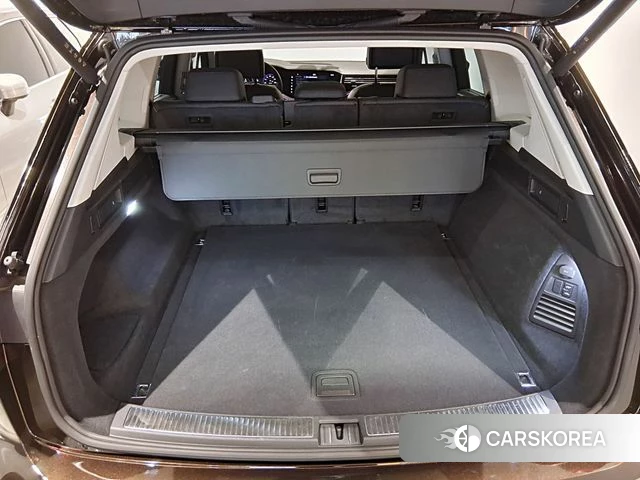 Volkswagen Touareg 3rd generation 2024 Коричневый из Кореи, фото 6