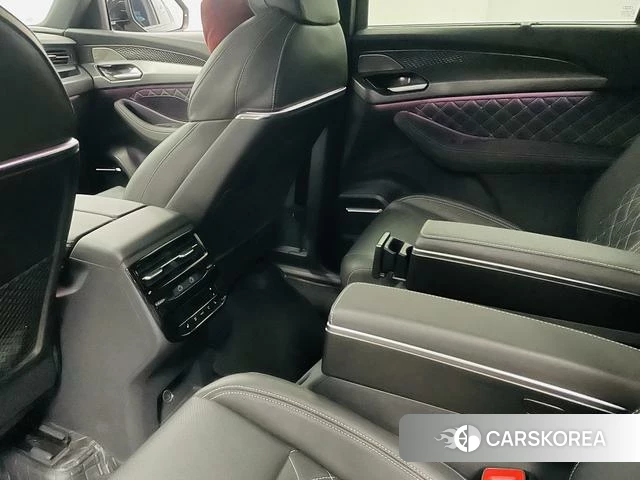 Audi Q6 2024 Черный из Китая, фото 6