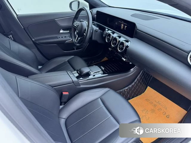Mercedes-Benz Class A 2023 Белый из Китая, фото 6