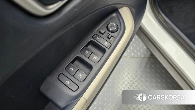 Hyundai Venue 2023 Белый из Кореи, фото 6