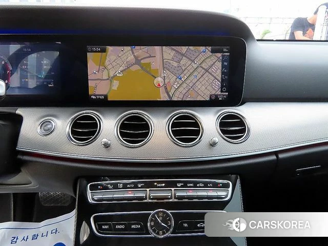 Mercedes-Benz E-Class W213 2018 Серебряный из Кореи, фото 6