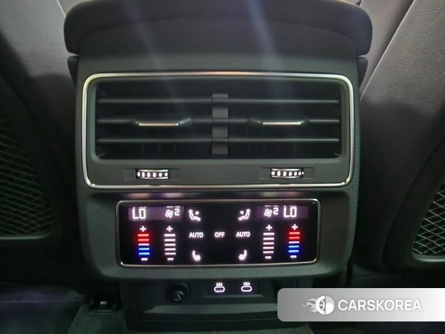 Audi Q8 (4M) 2023 Белый из Кореи, фото 6