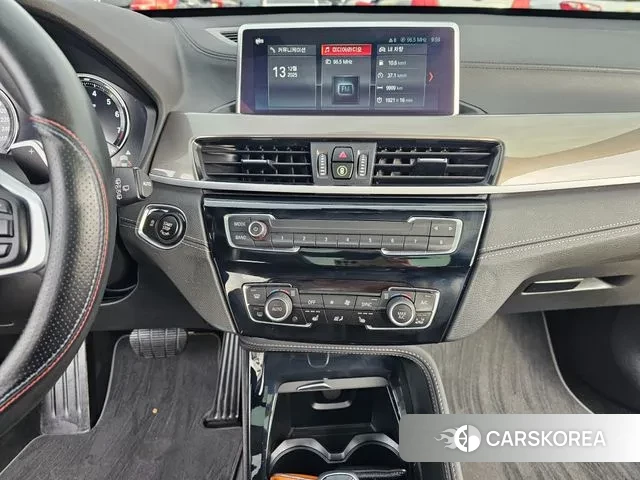 BMW X1 (F48) 2021 Черный из Кореи, фото 6