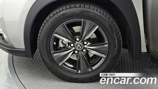 Lexus UX250h id 2674486 из Кореи 6
