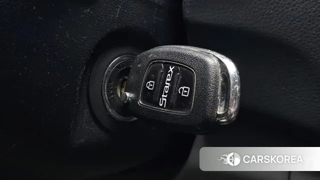 Hyundai The New Grand Starex 2019 Серебристо-серый из Кореи, фото 6