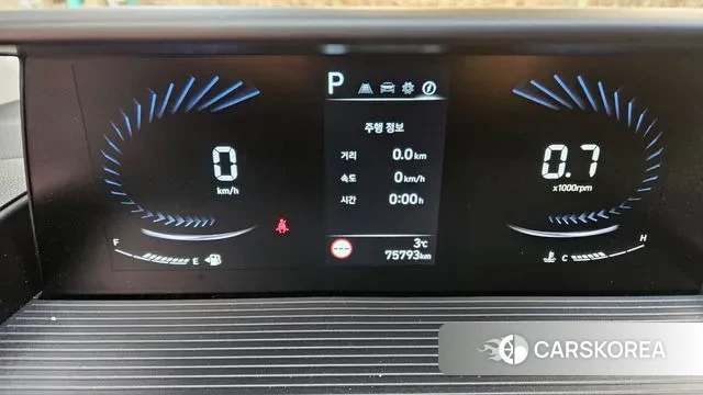 Hyundai Staria 2021 Серебристо-серый из Кореи, фото 6