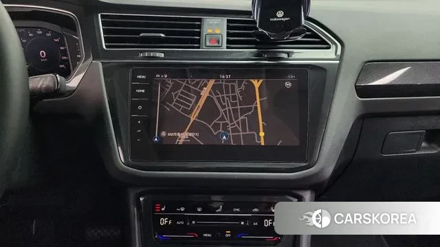 Volkswagen Tiguan second Generation 2023 Белый из Кореи, фото 6