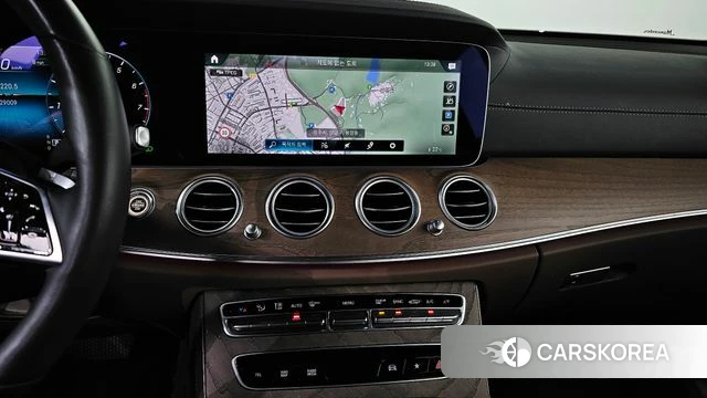 Mercedes-Benz E-Class W213 2022 Белый из Кореи, фото 6