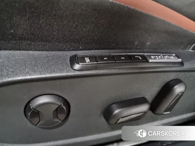 Volkswagen ID.4 2023 Красный из Кореи, фото 6