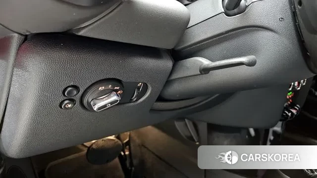 Mini Cooper 2023 Красный из Кореи, фото 6