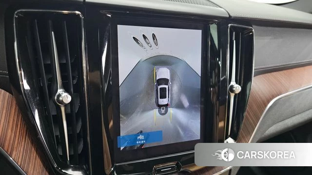 Volvo XC60 second Generation 2023 Белый из Кореи, фото 6