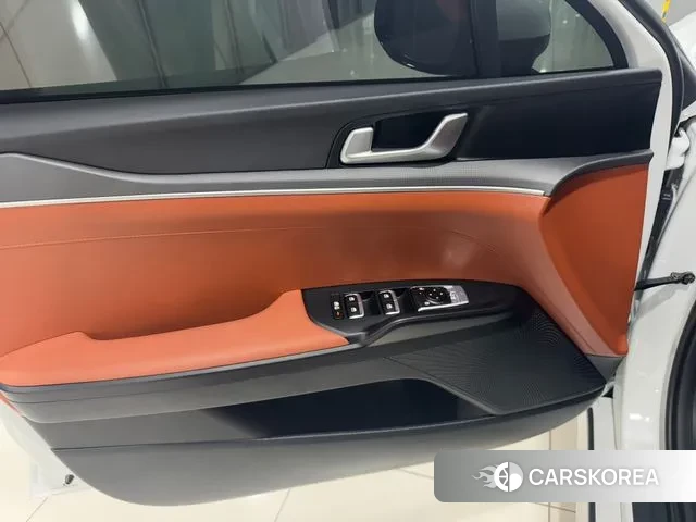 Kia The New K5 3rd generation 2025 Белый из Кореи, фото 6