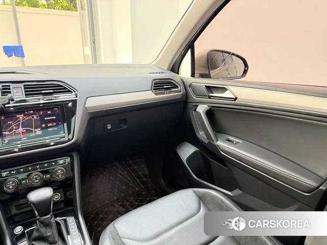 Volkswagen Tiguan L 2019 Шампань из Китая, фото 6