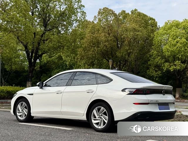 Volkswagen Lingdu 2022 Белый из Китая, фото 6