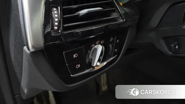 BMW 5 Series (G30) 2018 Синий из Кореи, фото 6