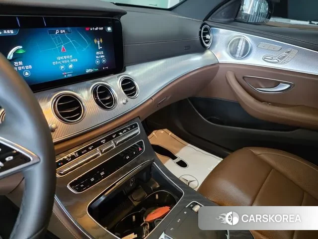 Mercedes-Benz E-Class W213 2021 Серебристо-серый из Кореи, фото 6