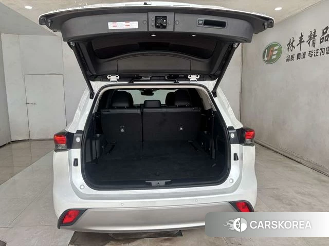 Toyota Highlander 2024 Белый из Китая, фото 6