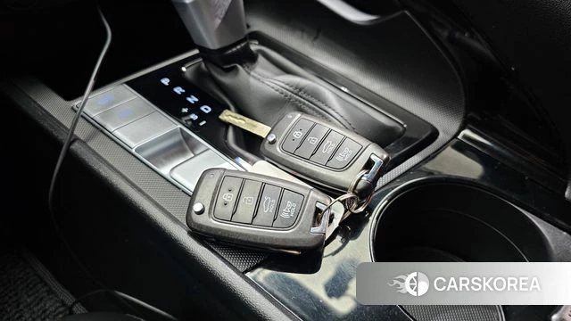 Hyundai Avante Hybrid (CN7) 2022 Серебристо-серый из Кореи, фото 6
