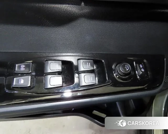 Ssangyong Torres 2023 Темно-зеленый из Кореи, фото 6