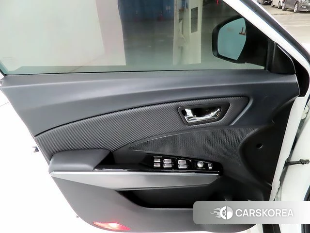 Ssangyong Tivoli Armor 2019 Белый из Кореи, фото 6