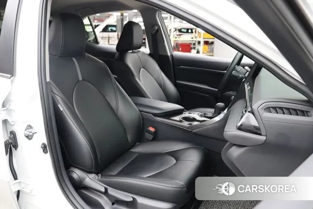 Toyota Camry (XV70) 2023 Белый из Кореи, фото 6