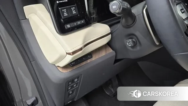 Lexus LM Second Generation 2024 Серый из Кореи, фото 6