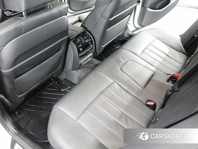 BMW 5 Series (G30) 2023 Белый из Кореи, фото 6