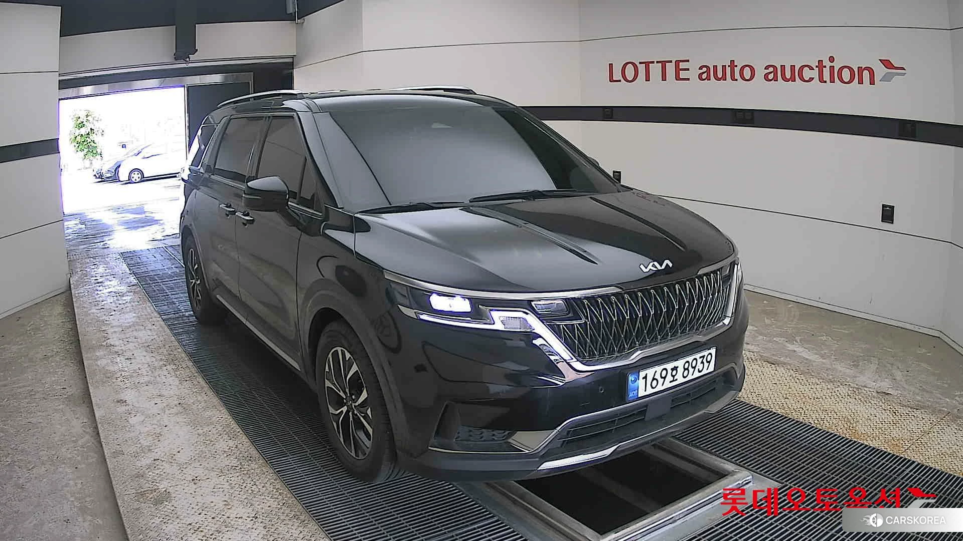 Kia Carnival 2023 Aurora Black Pearl из Кореи, фото 6
