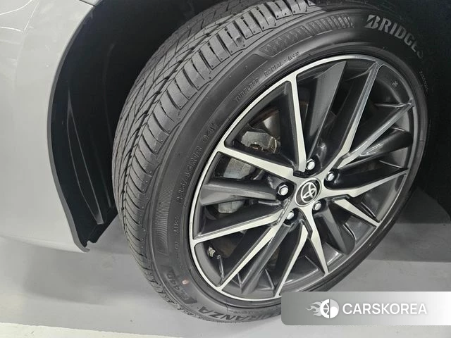 Toyota Camry (XV70) 2023 Серебряный из Кореи, фото 6