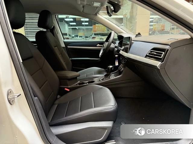 Volkswagen Lavida 2023 Белый из Китая, фото 6